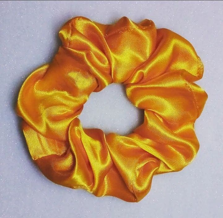 DTR Gold scrunchy