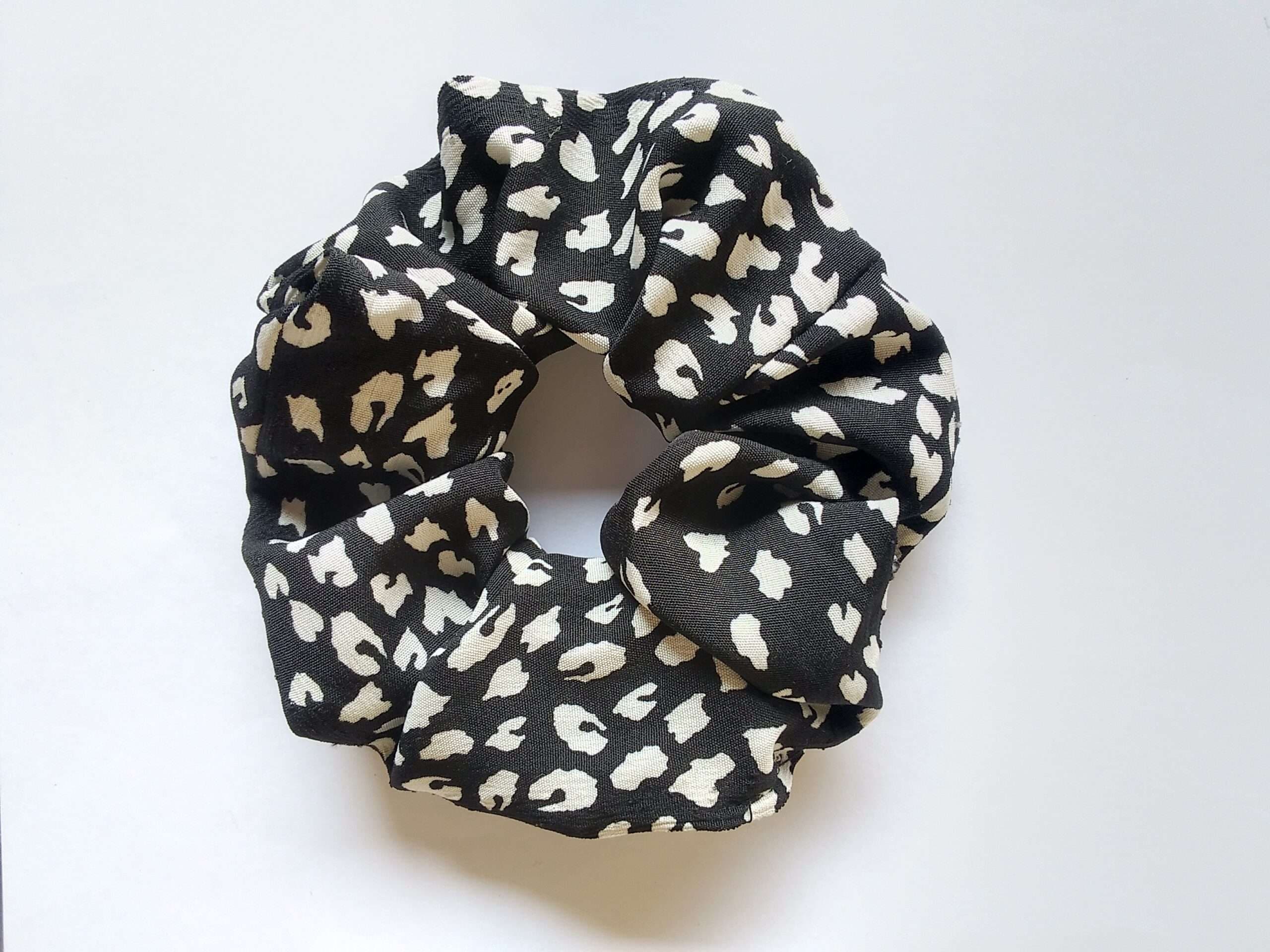 DTR Black & White Mix Scrunchy