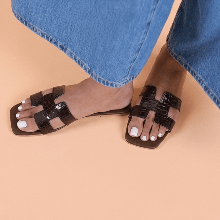 Pearlfoot HAPPER Handcrafted Flat Sandals