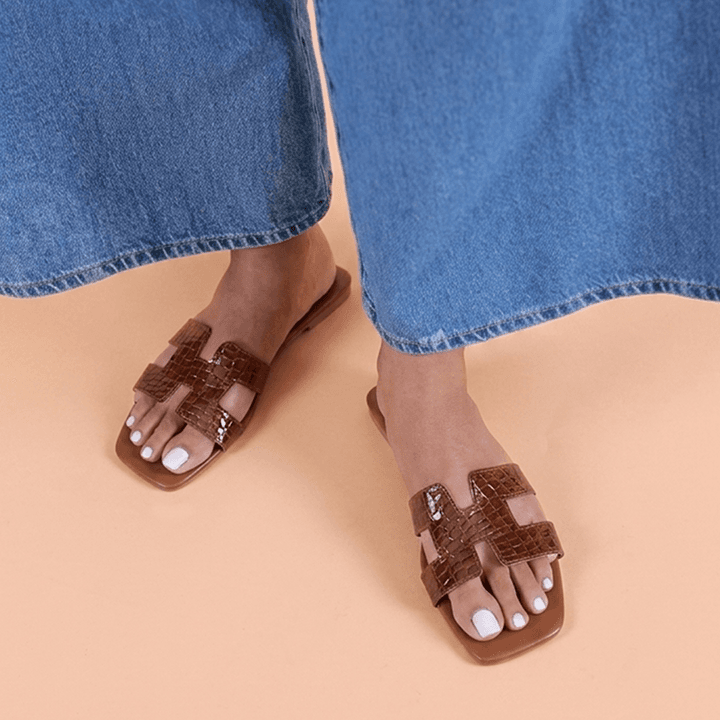 Pearlfoot HAPPER Handcrafted Flat Sandals